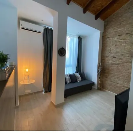 Rent Aparts Milagrosa 1 Apartment